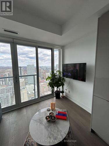 6 - 7 GRENVILLE STREET , Toronto, Ontario M4Y 0E9 3