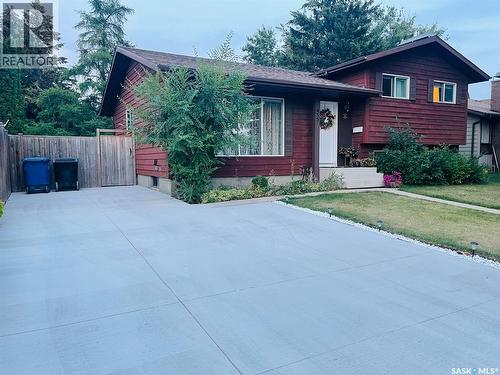 455 Kingsmere BOULEVARD  Saskatoon, SK S7J 3T9