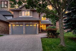 667 SANDCHERRY Drive Burlington, ON L7T 4L4