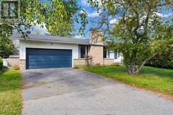 101 COUNTRY LANE W  Ottawa, ON K2L 1J4