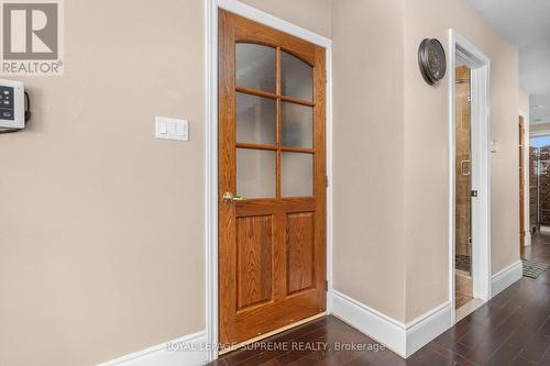 6127 STEELES AVENUE W , Toronto, Ontario M9L 2V1 4