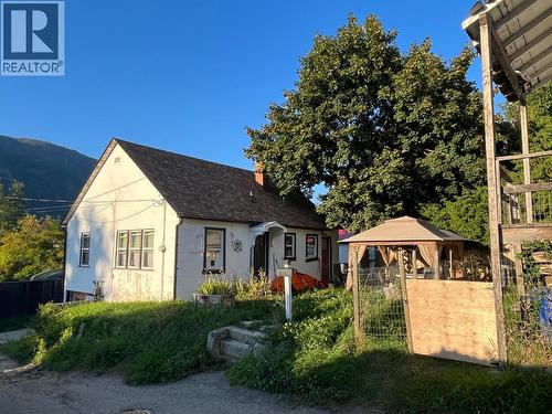 411 LATIMER Street  Nelson, BC V1L 4T7