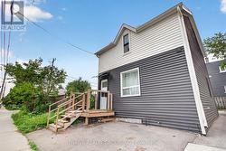 UPPER - 211 CLARENCE STREET London East (East K), ON N6B 2J9