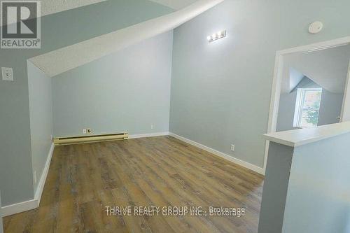 UPPER - 211 CLARENCE STREET , London East (East K), Ontario N6B 2J9 4