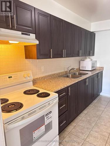 2801 - 5 MASSEY SQUARE , Toronto, Ontario M4C 5L6 3