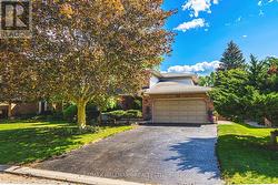 427 MELANIE CRESCENT Hamilton, ON L9G 4B1