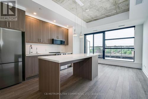 516 - 2946 DUNDAS STREET WEST STREET W , Toronto, Ontario M6P 1Y8 4