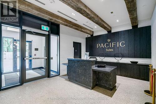401 - 2946 DUNDAS STREET WEST STREET W , Toronto, Ontario M6P 1Y8 2