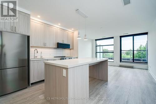 409 - 2946 DUNDAS STREET WEST STREET W , Toronto, Ontario M6P 1Y8 4