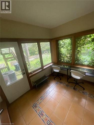 74 MCDOUGALL Road Unit# Main , Waterloo, Ontario N2L 2W5 5