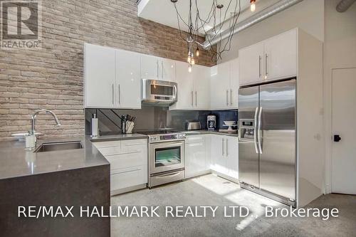 7 - 6 BARTLETT AVENUE , Toronto, Ontario M6H 3E8 3