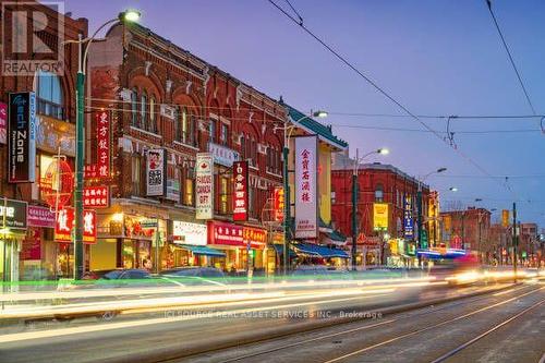 2 - 60 BEVERLEY STREET , Toronto, Ontario M5T 1X9 3