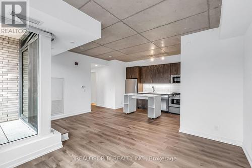 303 - 115 LARCHMOUNT AVENUE , Toronto, Ontario M4M 2Y6 2