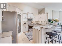 Beautiful high ceilings - 