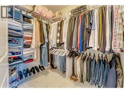 Walk in closet - 