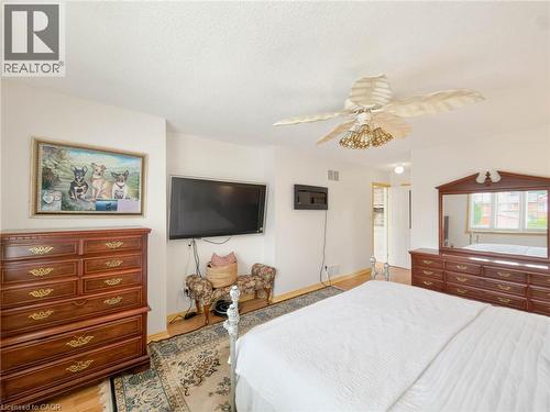Ceiling fan with integrated lighting - 1236 Thorpe Road, Burlington, ON 