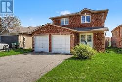 24 DUNSMORE LANE Barrie, ON L4M 7A1
