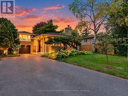 139 HOLCOLM ROAD Toronto, ON M2N 2E1