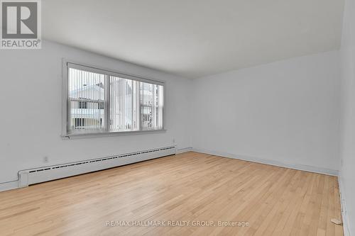 Apt 2 Main Level - Living Room - 55 Ivy Crescent, Ottawa, ON 