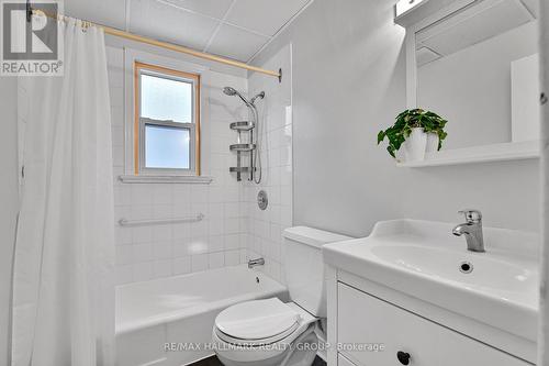 Apt 2 Main Level - Bathroom - 55 Ivy Crescent, Ottawa, ON 