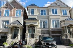 19 LATCHFORD LANE Richmond Hill, ON L4C 7V6