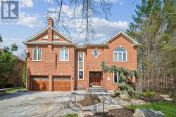 2203 WINDING WOODS DRIVE Oakville, ON L6H 5T9