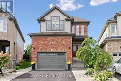 82 DRONE CRESCENT  Guelph (Willow West/Sugarbush/West Acres), ON N1K 0C2