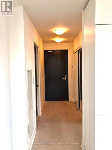 707 - 955 BAY STREET , Toronto, Ontario M2J 4V6 2