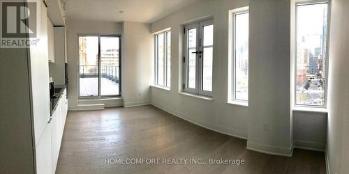 707 - 955 BAY STREET , Toronto, Ontario M2J 4V6 4