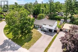11 CASTLE DRIVE Barrie, ON L4N 1P7