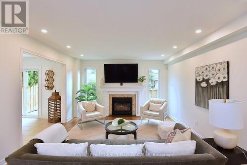 546 Sandcherry Drive, Burlington, ON 