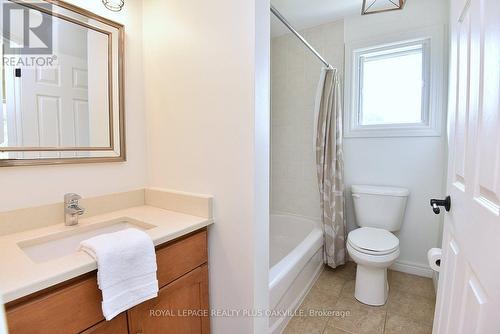 546 Sandcherry Drive, Burlington, ON 
