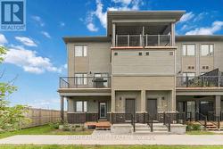 206 PARNIAN PRIVATE Ottawa, ON K2J 6H3