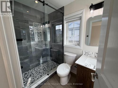 Ensuite w/ Shower - 157 South Creek Drive, Kitchener, ON 