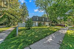 39 BRIGHTWAY CRESCENT Richmond Hill, ON L4C 5A1
