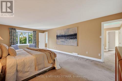 2106 Lamira Street, Ottawa, ON 