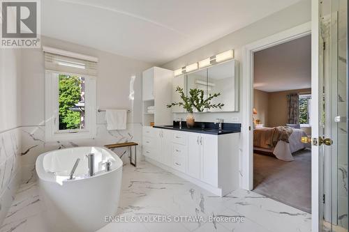 2106 Lamira Street, Ottawa, ON 