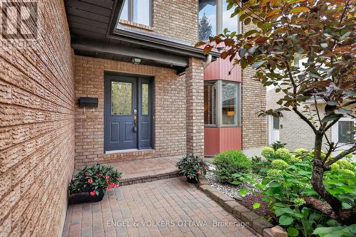 2106 Lamira Street, Ottawa, ON 