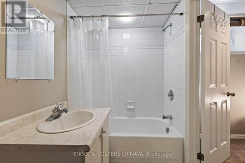 2106 Lamira Street, Ottawa, ON 