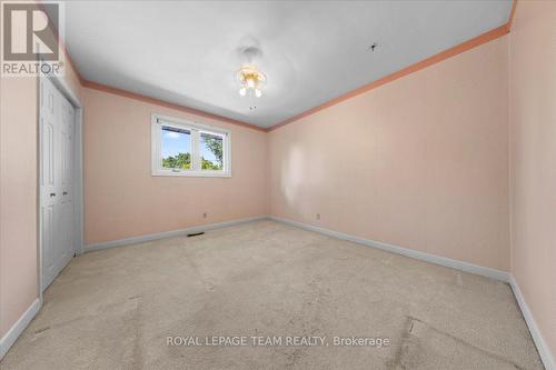 2000 Norway Crescent, Ottawa, ON 