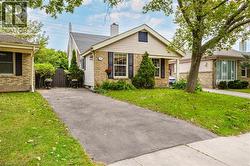 42 MACTEITH Court Cambridge, ON N1R 7B9