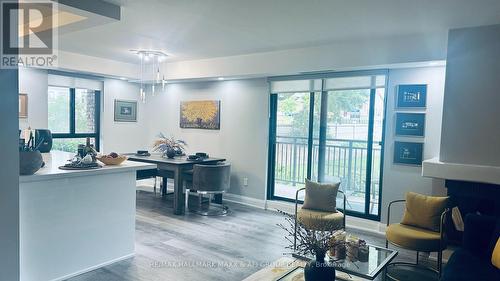 201 - 15390 YONGE STREET , Aurora, Ontario L4G 1N8 4