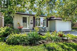 49 SCHOOL STREET East Gwillimbury, ON L9N 1K6