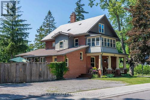 126 TEMPERANCE STREET  Aurora, ON L4G 2R4