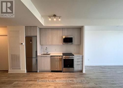 1205 - 185 DEERFIELD ROAD  Newmarket, ON L3Y 0G7