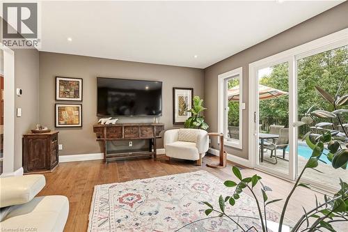 387 Valanna Crescent, Burlington, ON 