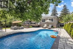 98 MILLER Road Oakville, ON L6H 1J9