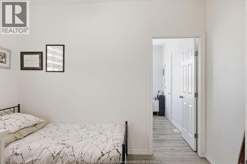 372 LINCOLN ROAD Unit# 2 , Windsor, Ontario N8Y 2G4 5