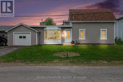 12 FIFTH STREET Smiths Falls, ON K7A 3K1