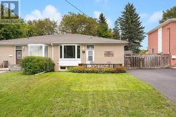 45 BAILEY CRESCENT Aurora, ON L4G 2B2